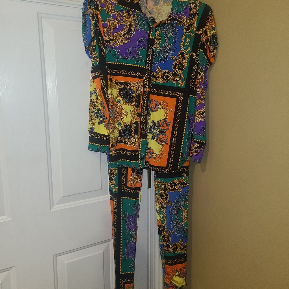 Colorful leggings outfit